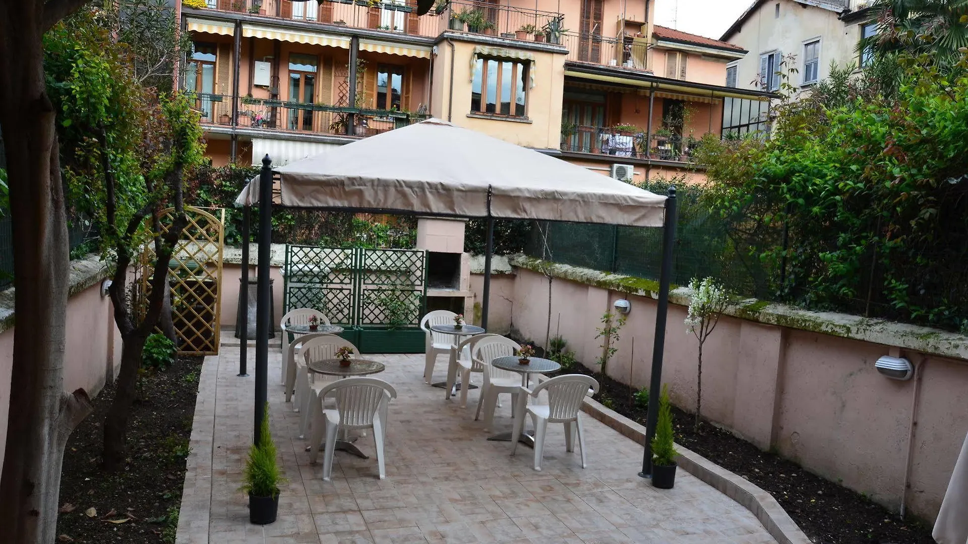 Hotel New Milano 0*,
